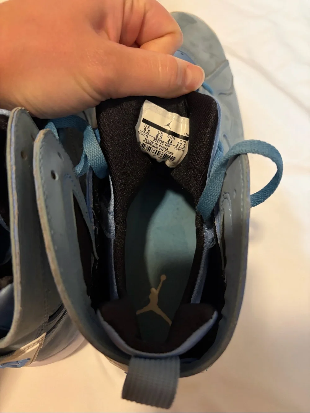 Air Jordan 7 Retro Suede Pantone Blue/White/Sail Sneakers size 9.5 Men’s Jordans